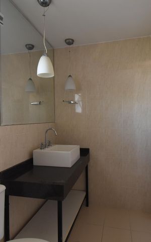 Casa de condomínio para alugar com 190m², 3 quartos e 4 vagasBanheiro do Ático