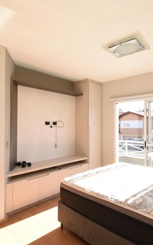 Casa de condomínio para alugar com 190m², 3 quartos e 4 vagasSuíte