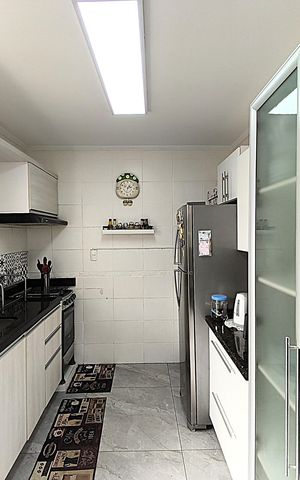 Casa de condomínio à venda com 162m², 3 quartos e 2 vagas Casa de condomínio à venda com 162m², 3 quartos e 2 vagasCozinha