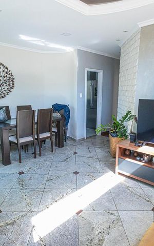 Casa à venda com 130m², 4 quartos e 1 vaga Casa à venda com 130m², 4 quartos e 1 vagasala