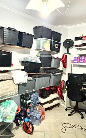 Casa à venda com 390m², 4 quartos e 1 vaga Casa à venda com 390m², 4 quartos e 1 vagaÁrea comum