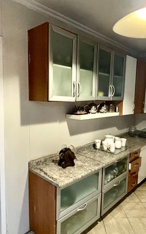 Casa à venda com 390m², 4 quartos e 1 vaga Casa à venda com 390m², 4 quartos e 1 vagaCozinha