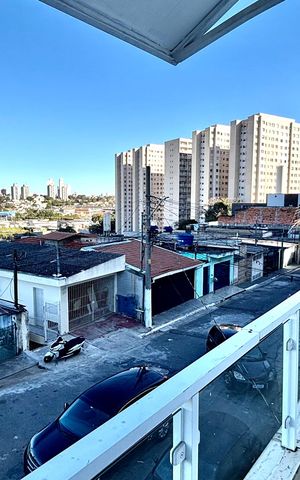 Casa à venda com 390m², 4 quartos e 1 vaga Casa à venda com 390m², 4 quartos e 1 vagaVaranda