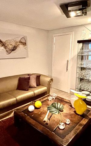Casa à venda com 390m², 4 quartos e 1 vaga Casa à venda com 390m², 4 quartos e 1 vagaSala de jantar