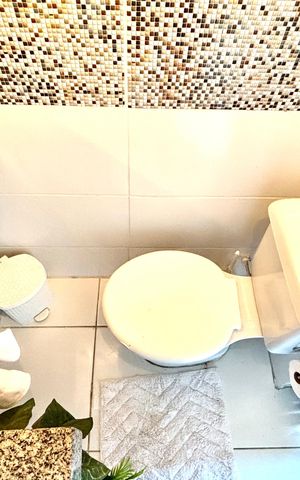 Casa à venda com 390m², 4 quartos e 1 vaga Casa à venda com 390m², 4 quartos e 1 vagaBanheiro 2