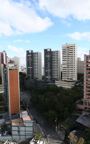 Apartamento à venda com 142m², 3 quartos e 4 vagas Apartamento à venda com 142m², 3 quartos e 4 vagassuite 3