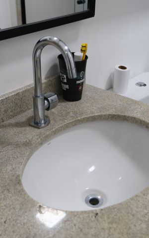 Apartamento à venda com 142m², 3 quartos e 4 vagas Apartamento à venda com 142m², 3 quartos e 4 vagasBanheiro da Suíte 1