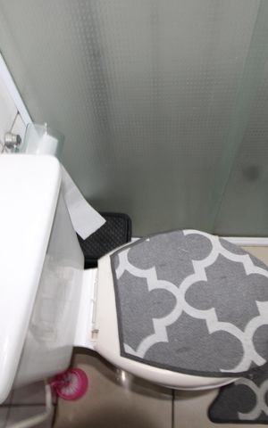 Casa de condomínio à venda com 175m², 3 quartos e 1 vagaBanheiro social