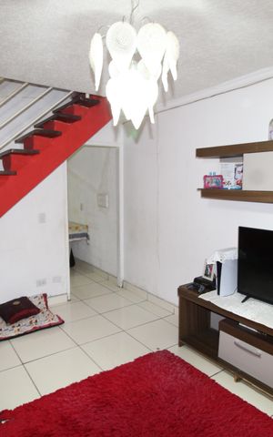 Casa de condomínio à venda com 175m², 3 quartos e 1 vagaSala
