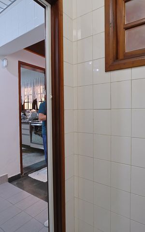 Casa à venda com 200m², 4 quartos e 3 vagasBanheiro 2