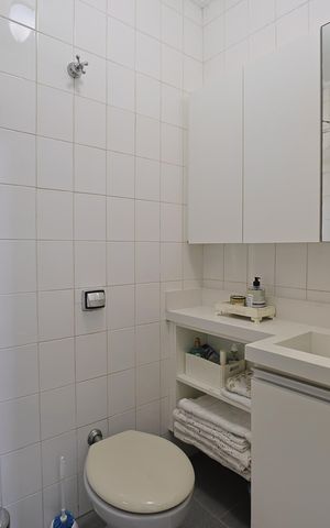 Casa à venda com 200m², 4 quartos e 3 vagasBanheiro 2