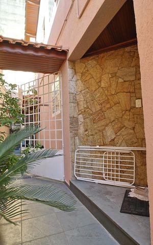 Casa à venda com 200m², 4 quartos e 3 vagasEntrada