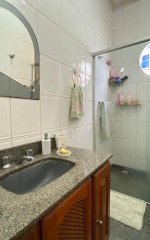 Casa à venda com 178m², 3 quartos e 1 vaga