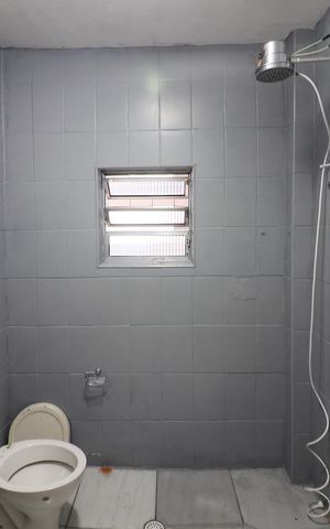 Casa para alugar com 75m², 2 quartos e 1 vagaBanheiro