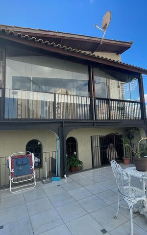 Casa à venda com 305m², 5 quartos e 2 vagas