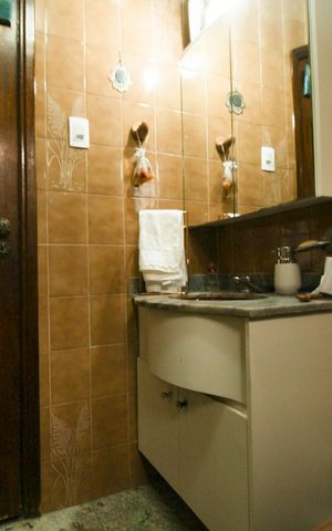 Casa à venda com 305m², 5 quartos e 2 vagas
