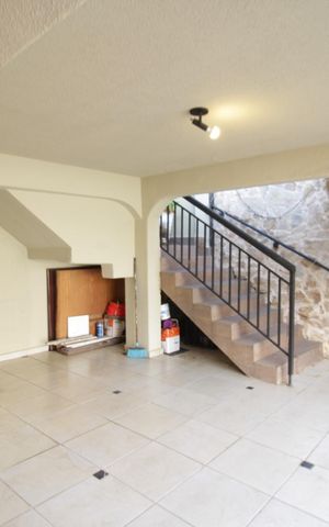 Casa à venda com 305m², 5 quartos e 2 vagas