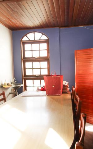 Casa à venda com 305m², 5 quartos e 2 vagas
