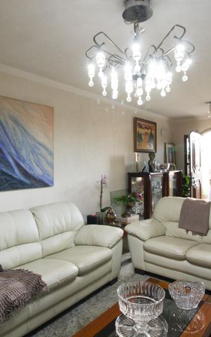 Casa à venda com 305m², 5 quartos e 2 vagas