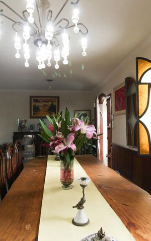 Casa à venda com 305m², 5 quartos e 2 vagas