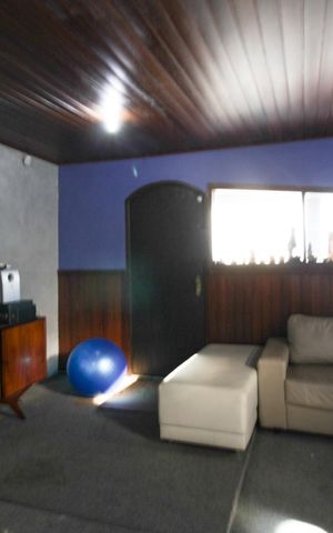 Casa à venda com 305m², 5 quartos e 2 vagas