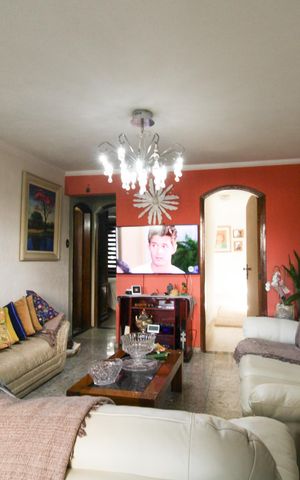 Casa à venda com 305m², 5 quartos e 2 vagas