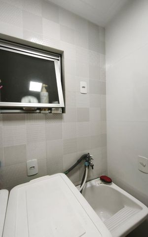 Apartamento à venda com 55m², 2 quartos e 1 vaga Apartamento à venda com 55m², 2 quartos e 1 vagaBanheiro