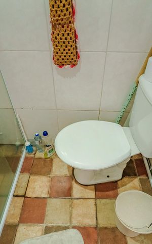 Casa à venda com 226m², 3 quartos e 2 vagas Casa à venda com 226m², 3 quartos e 2 vagasBanheiro 1