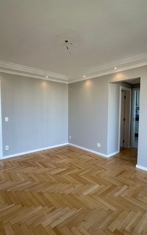 Apartamento à venda com 107m², 3 quartos e 2 vagas Apartamento à venda com 107m², 3 quartos e 2 vagasSala