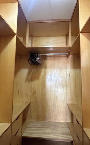 Apartamento à venda com 107m², 3 quartos e 2 vagas Apartamento à venda com 107m², 3 quartos e 2 vagasCloset da suíte