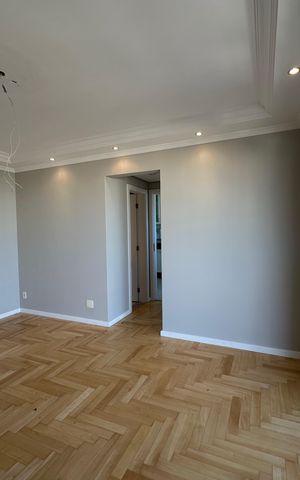 Apartamento à venda com 107m², 3 quartos e 2 vagas Apartamento à venda com 107m², 3 quartos e 2 vagasSala