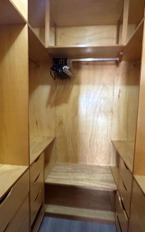 Apartamento à venda com 107m², 3 quartos e 2 vagas Apartamento à venda com 107m², 3 quartos e 2 vagasCloset da suíte
