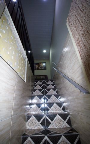 Casa para alugar com 180m², 3 quartos e sem vagaSala - Escada