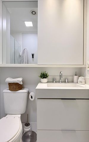 Apartamento à venda com 77m², 2 quartos e 2 vagas Apartamento à venda com 77m², 2 quartos e 2 vagasBanheiro Social