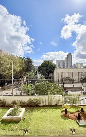 Apartamento à venda com 77m², 2 quartos e 2 vagas Apartamento à venda com 77m², 2 quartos e 2 vagasVista
