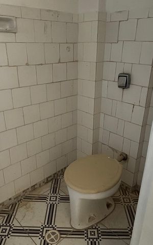 Apartamento à venda com 79m², 2 quartos e sem vaga Apartamento à venda com 79m², 2 quartos e sem vagaBanheiro de serviço