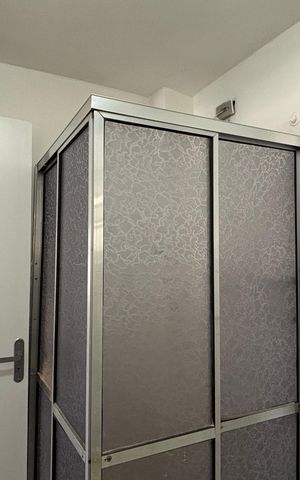Apartamento à venda com 79m², 2 quartos e sem vaga Apartamento à venda com 79m², 2 quartos e sem vagaBanheiro