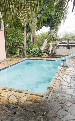 Casa à venda com 550m², 5 quartos e 5 vagas