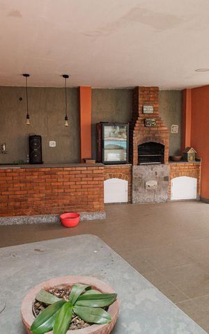 Casa à venda com 550m², 5 quartos e 5 vagas