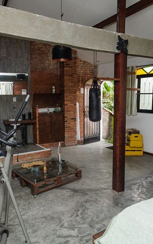 Casa à venda com 550m², 5 quartos e 5 vagas