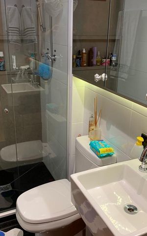 Apartamento à venda com 64m², 2 quartos e 2 vagas Apartamento à venda com 64m², 2 quartos e 2 vagasBanheiro social
