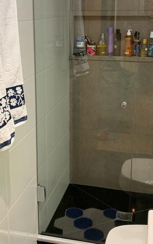 Apartamento à venda com 64m², 2 quartos e 2 vagas Apartamento à venda com 64m², 2 quartos e 2 vagasBanheiro da Suíte