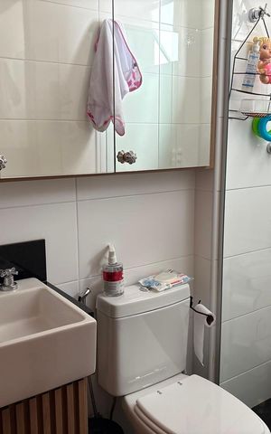 Apartamento à venda com 64m², 2 quartos e 2 vagas Apartamento à venda com 64m², 2 quartos e 2 vagasBanheiro social
