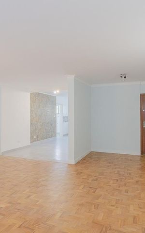 Apartamento para alugar com 141m², 3 quartos e 1 vaga Apartamento para alugar com 141m², 3 quartos e 1 vagaSala