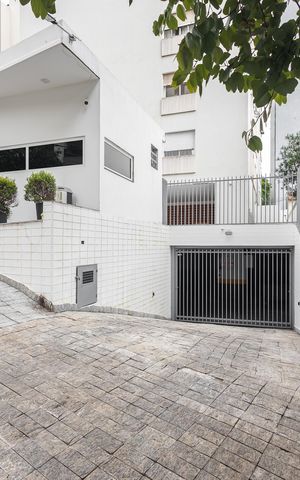 Apartamento para alugar com 141m², 3 quartos e 1 vaga Apartamento para alugar com 141m², 3 quartos e 1 vagaFachada