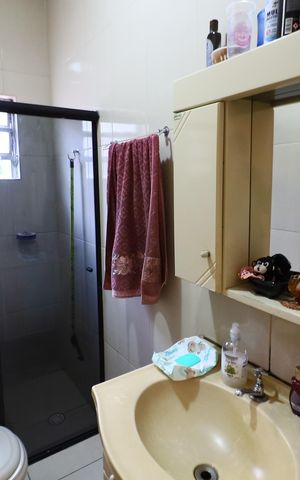 Casa à venda com 260m², 5 quartos e 1 vagaBanheiro
