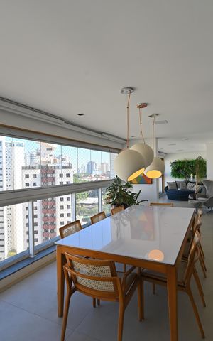 Apartamento à venda com 270m², 3 quartos e 4 vagasVaranda