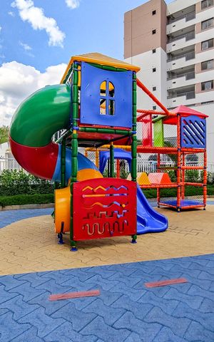 Apartamento à venda com 270m², 3 quartos e 4 vagas Apartamento à venda com 270m², 3 quartos e 4 vagasPlayground