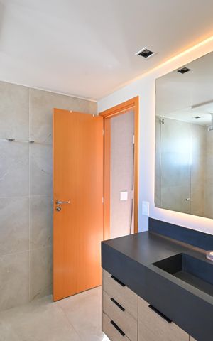 Apartamento à venda com 270m², 3 quartos e 4 vagasBanheiro da Suíte 1
