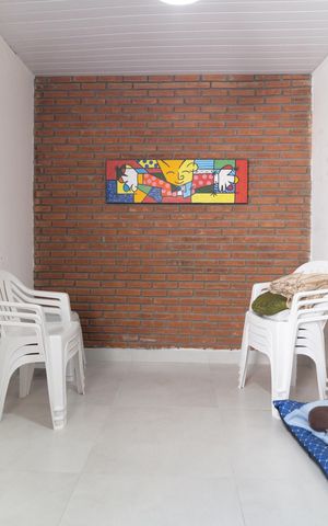 Casa à venda com 166m², 3 quartos e 3 vagas Casa à venda com 166m², 3 quartos e 3 vagasEdícula - Suíte